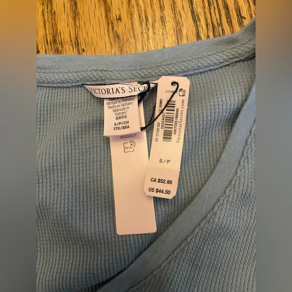 NWT Victoria Secret Long Sleeve Blue Sleepwear Pajama Lounge Set with Shorts - Picture 3 of 5